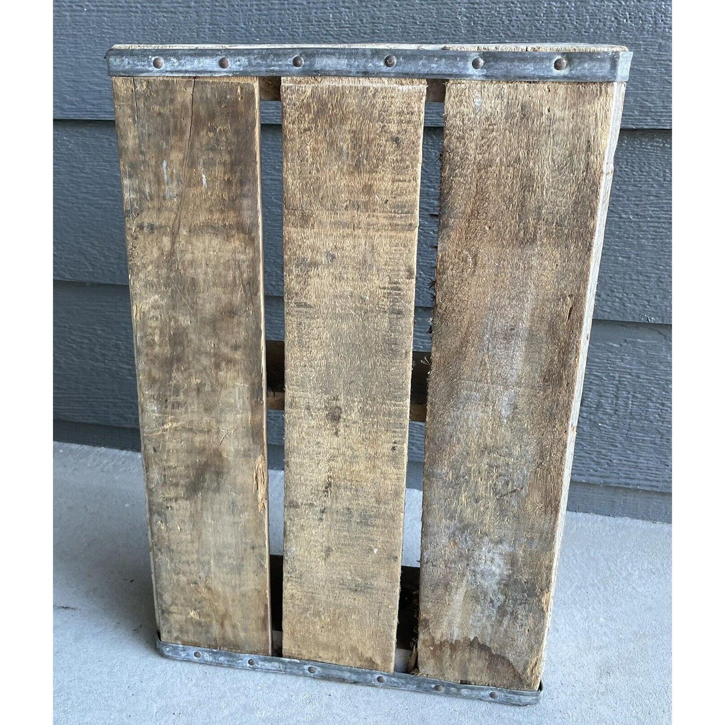 1966 Fresh Up with 7UP White Divided Crate Red Letters Cutout Handles Dallas TX - Vintosh Vintage