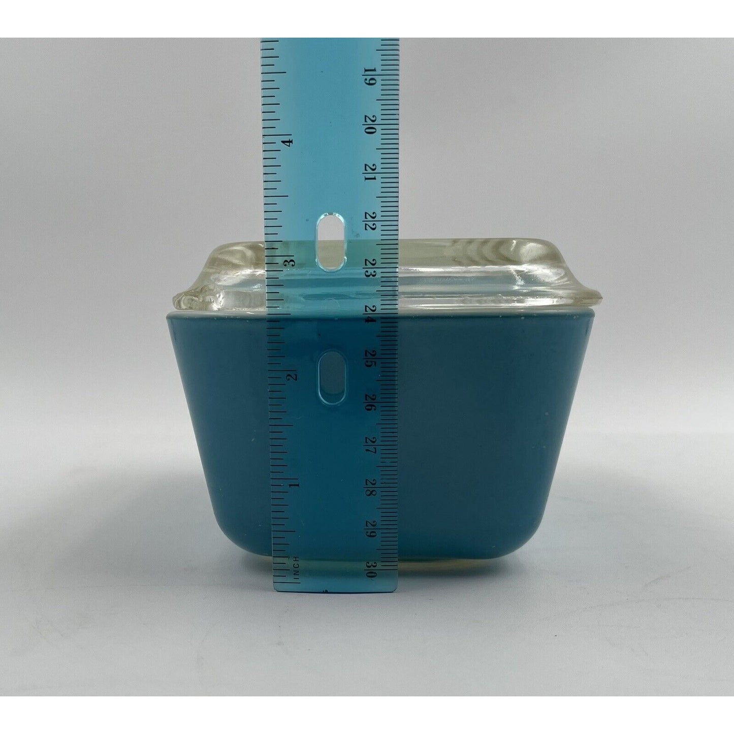 Vintage Pyrex Blue Refrigerator Dish w/ Ribbed Lid #502 (B2) - Vintosh Vintage