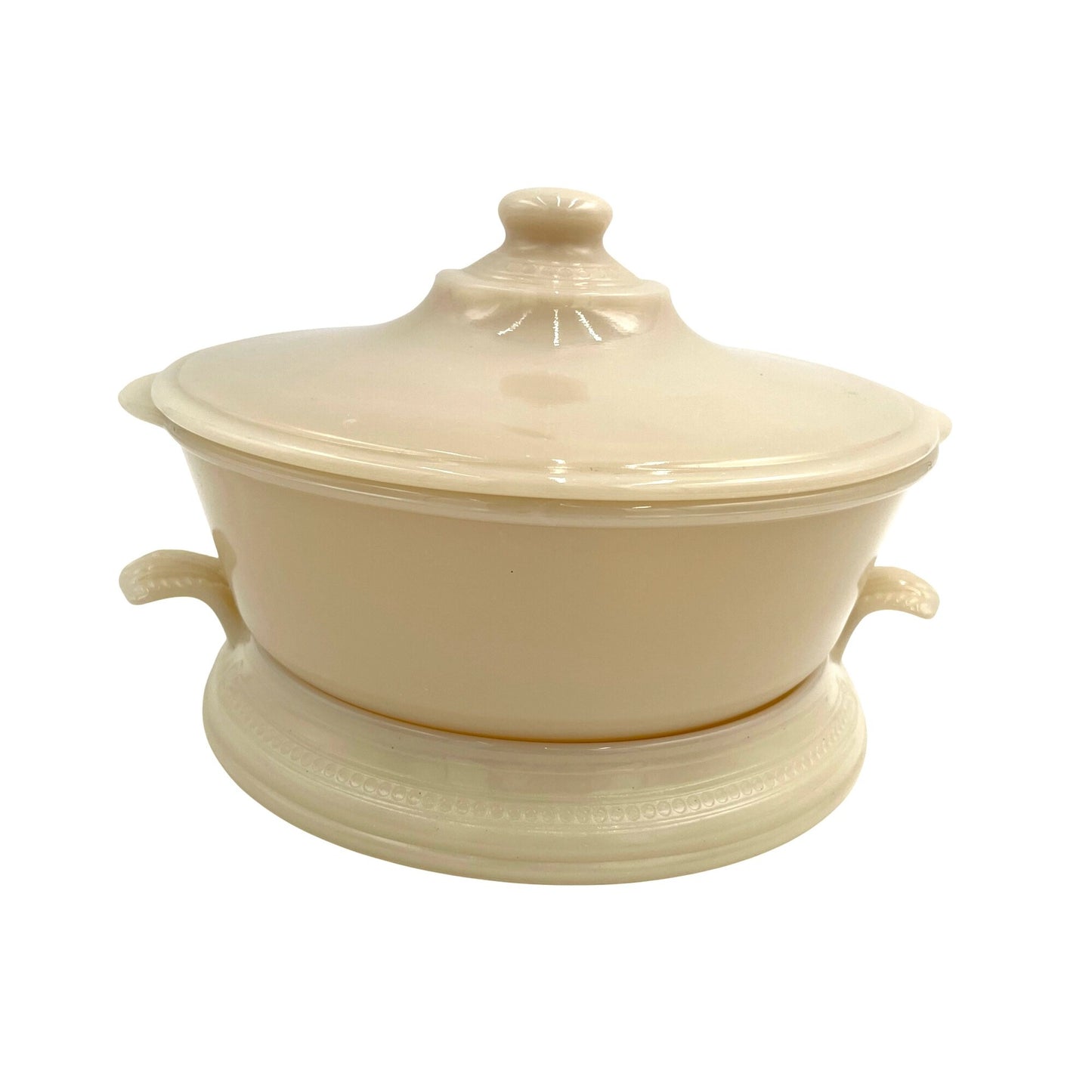 Vintage Fire-King Ivory Colonial Pattern Casserole Dish With Trivet Lid & Handles - Vintosh Vintage