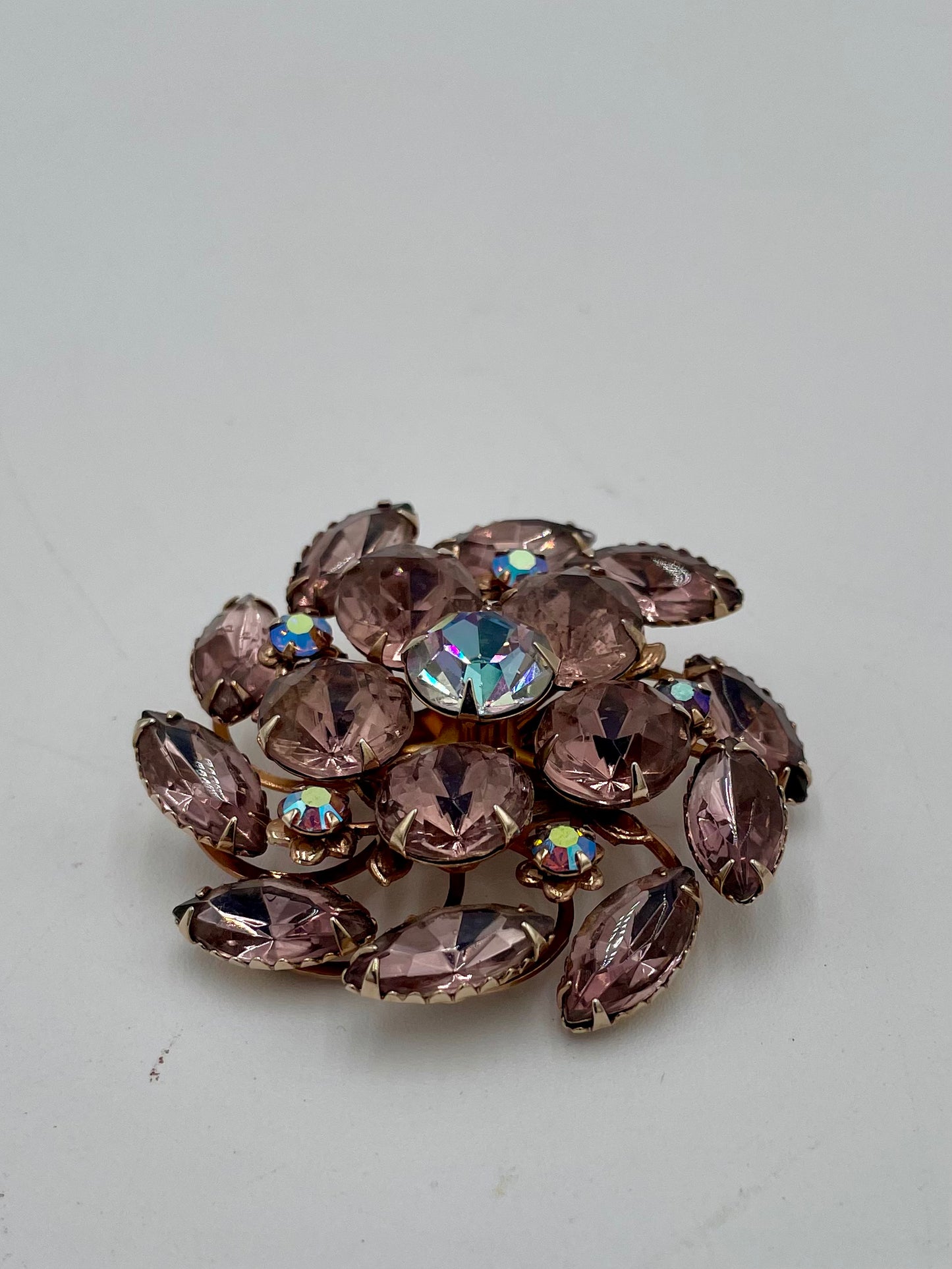 VTG Gold Tone AB
Amethyst Purple
Rhinestone Brooch Pin Unsigned - Vintosh Vintage