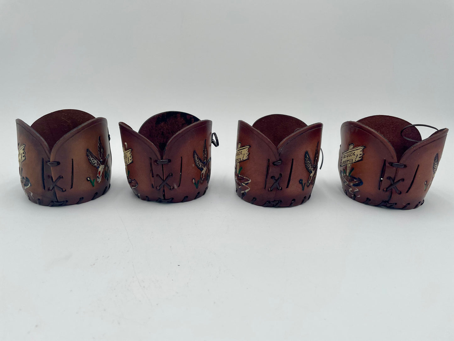 Vintage Set of 4
Highball Drinking Glass Tooled Leather Holder
Mallard Ducks
