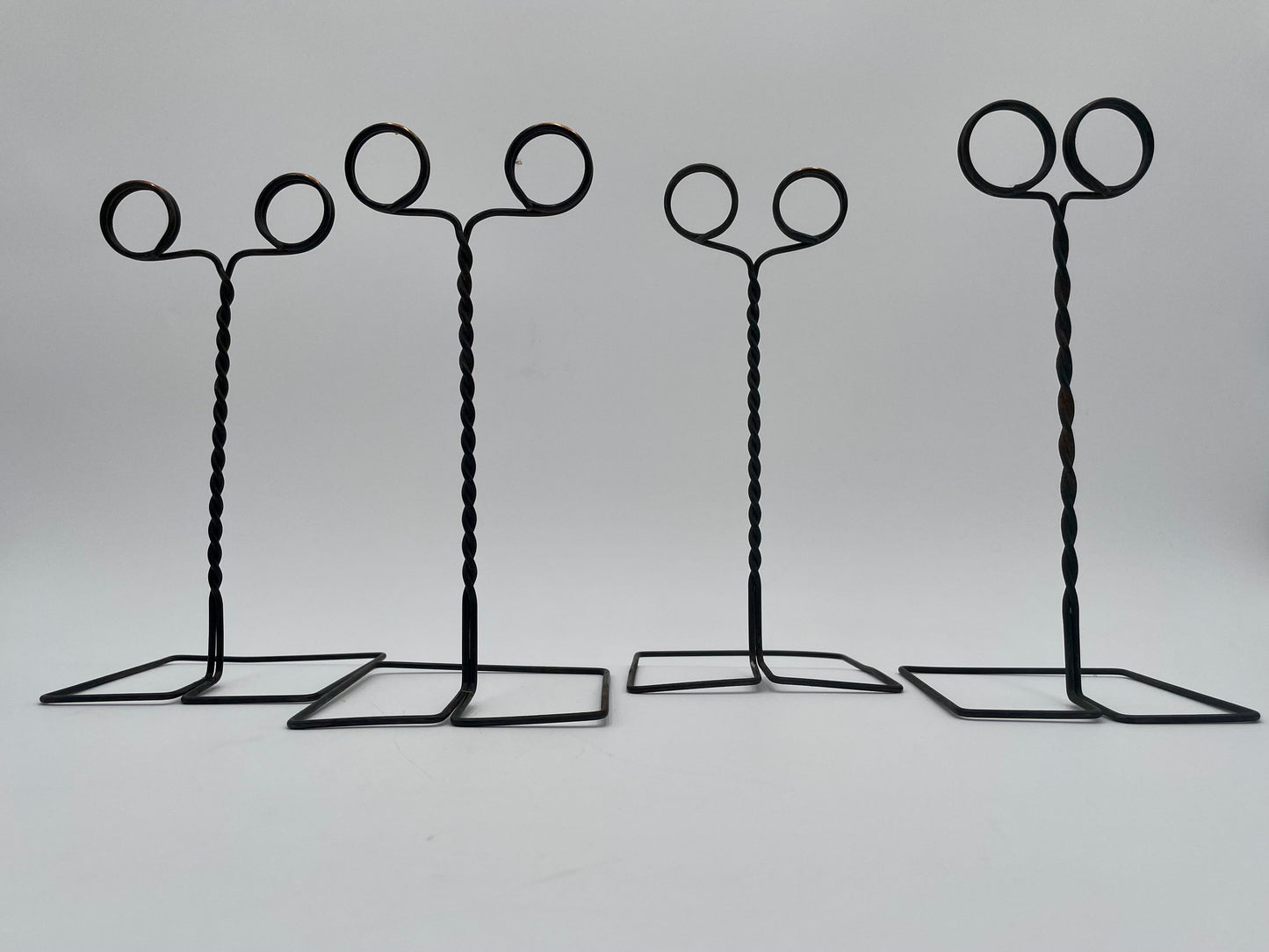 Lot of 4 Vintage Table Top Twisted Metal Wire Sign/Card Holders 8"