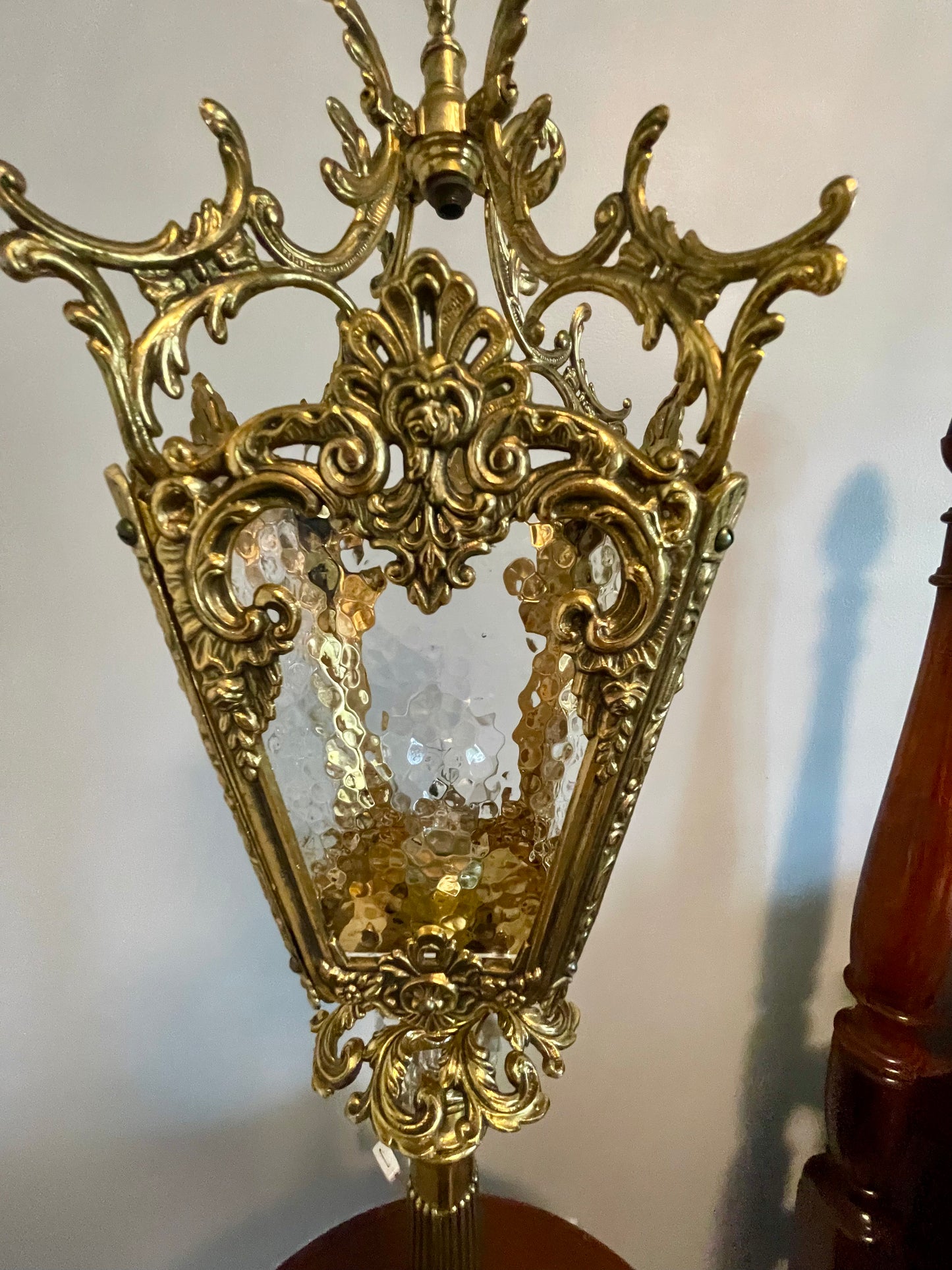 Vintage Ornate
Crystal Gilt Metal Crinkle Glass "Lamp Post" Style Table Lamp 31"