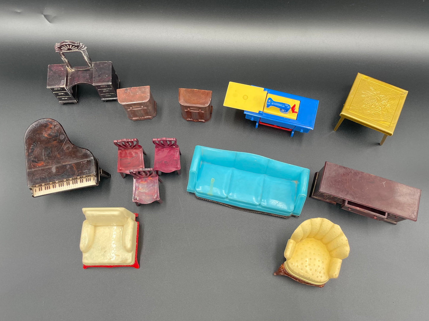 1950s Renwal & Plasco Dollhouse Furniture 13 Items