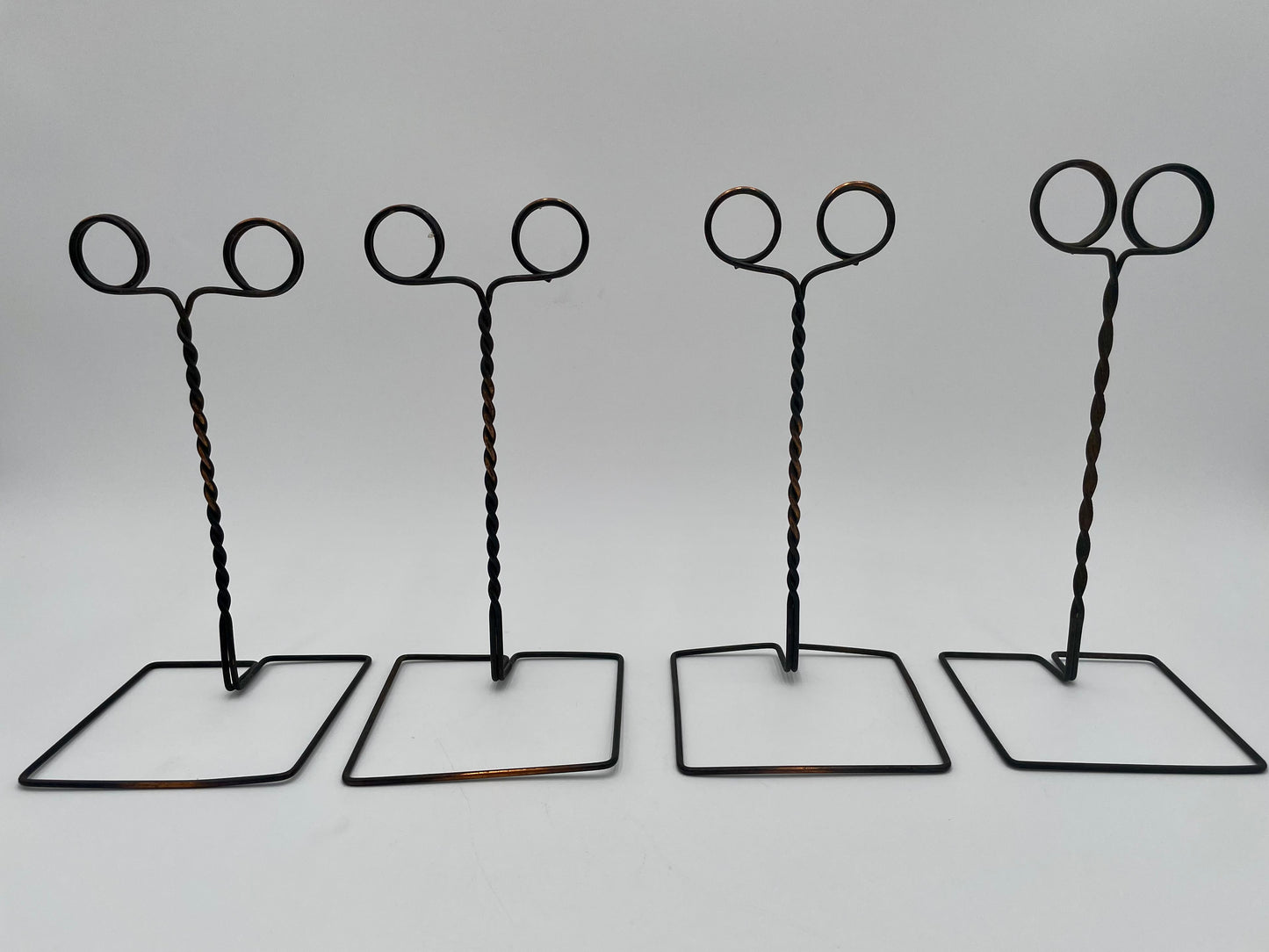 Lot of 4 Vintage Table Top Twisted Metal Wire Sign/Card Holders 8"