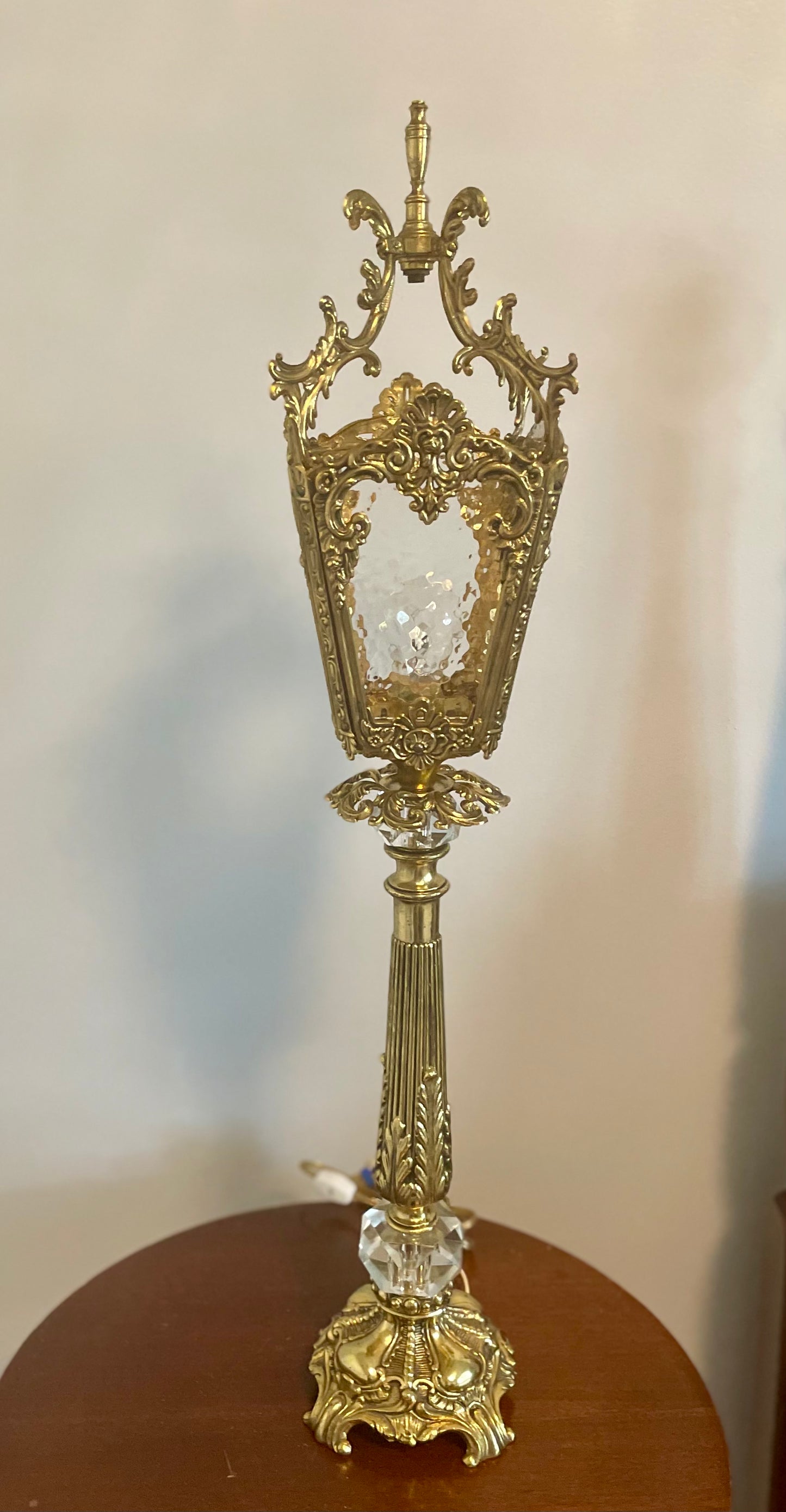 Vintage Ornate
Crystal Gilt Metal Crinkle Glass "Lamp Post" Style Table Lamp 31"