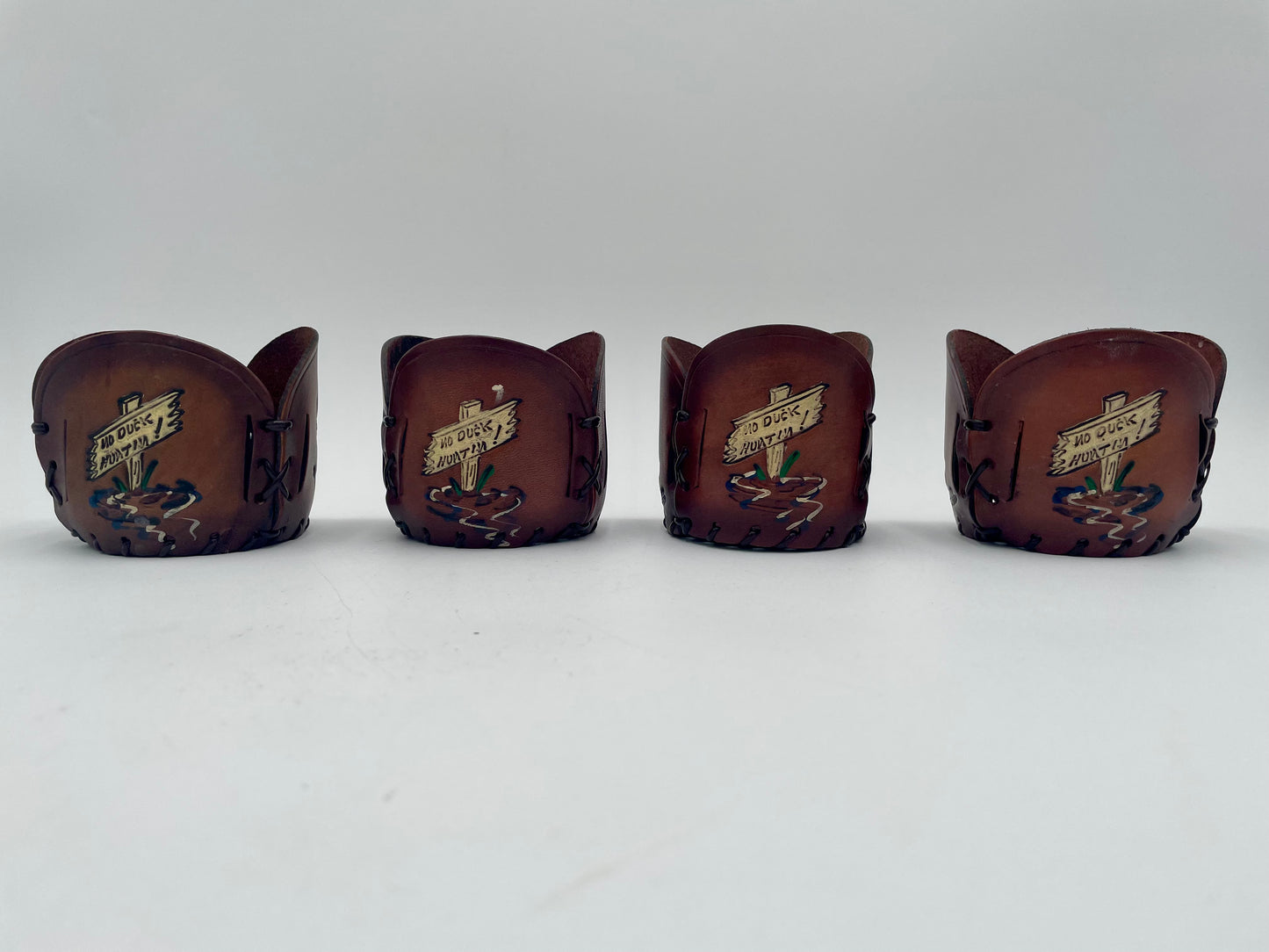 Vintage Set of 4
Highball Drinking Glass Tooled Leather Holder
Mallard Ducks