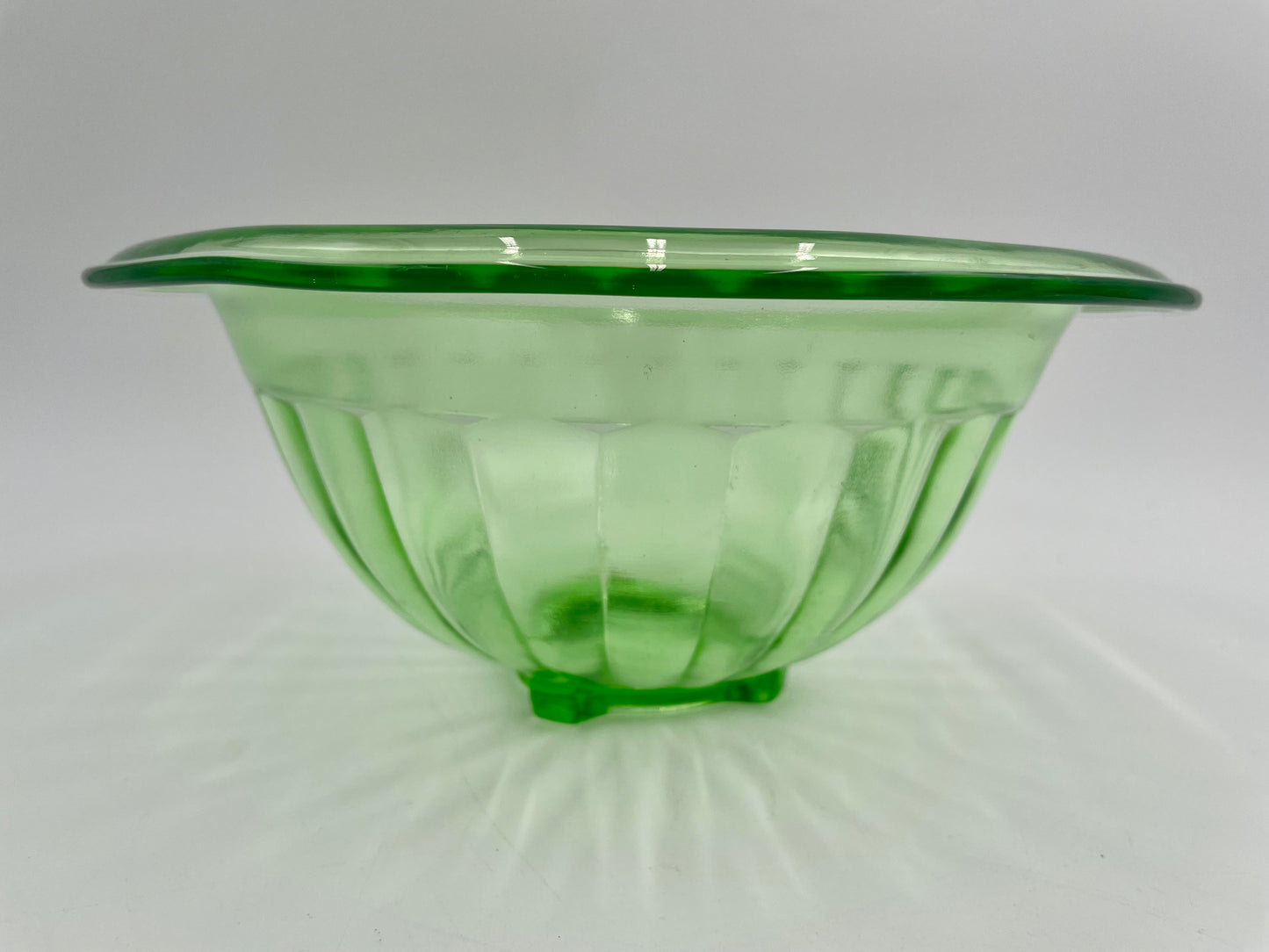 1930s Hazel Atlas Ribbed Uranium Glass 8.5" Footed Mixing Bowl W/Edge (D1) - Vintosh Vintage