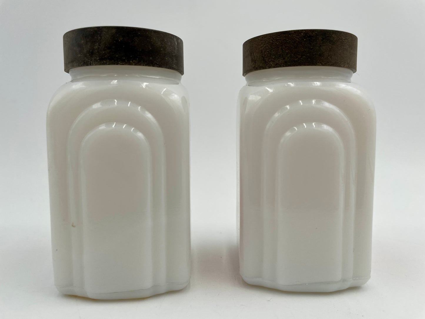 1930s McKee Milk Glass Red Sailboat Roman Arch Salt & Pepper Shaker Set - Vintosh Vintage