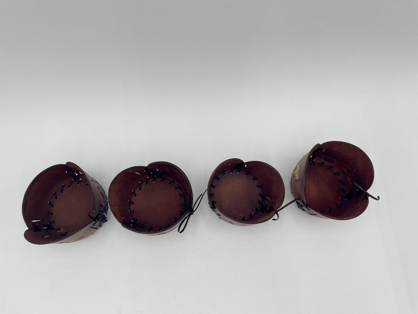 Vintage Set of 4
Highball Drinking Glass Tooled Leather Holder
Mallard Ducks