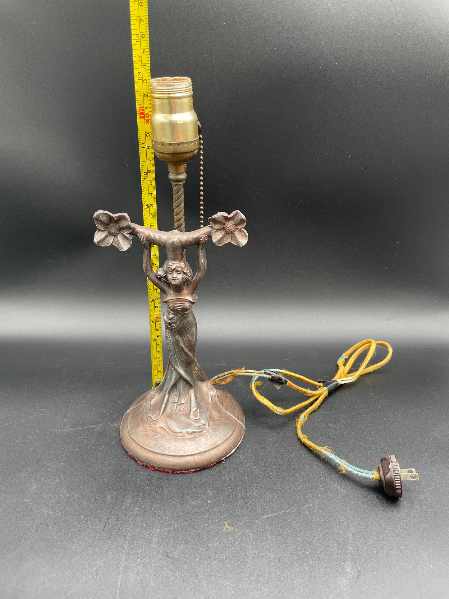 Antique Art Nouveau Figural 13" Table Lamp W/Pull Chain - Works