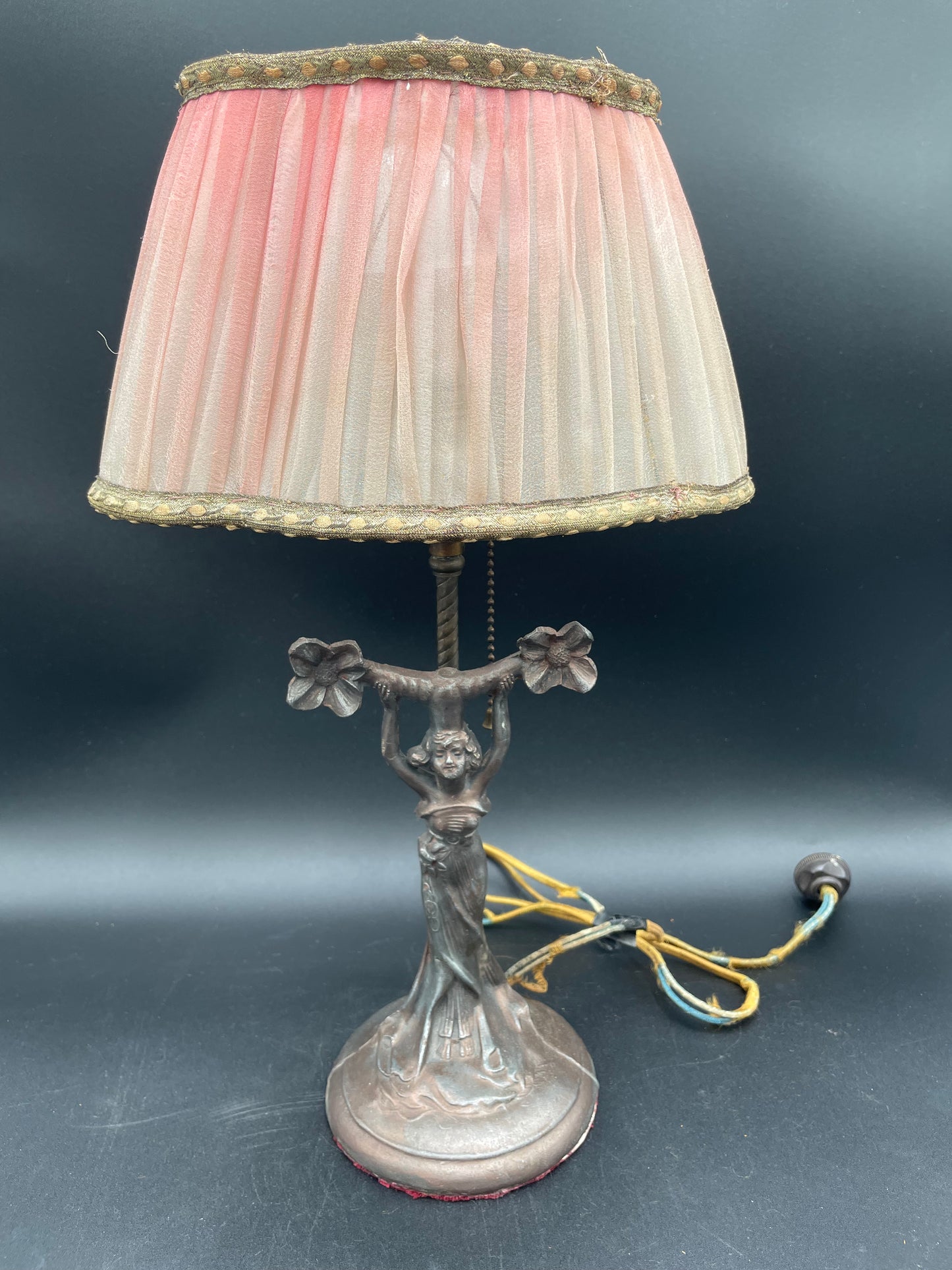 Antique Art Nouveau Figural 13" Table Lamp W/Pull Chain - Works