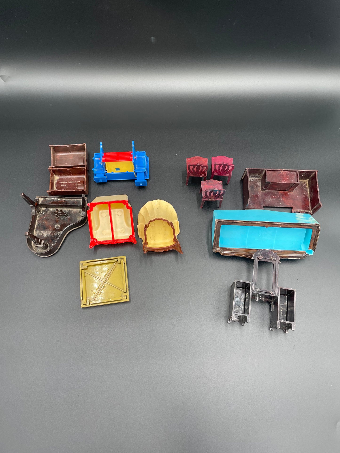 1950s Renwal & Plasco Dollhouse Furniture 13 Items