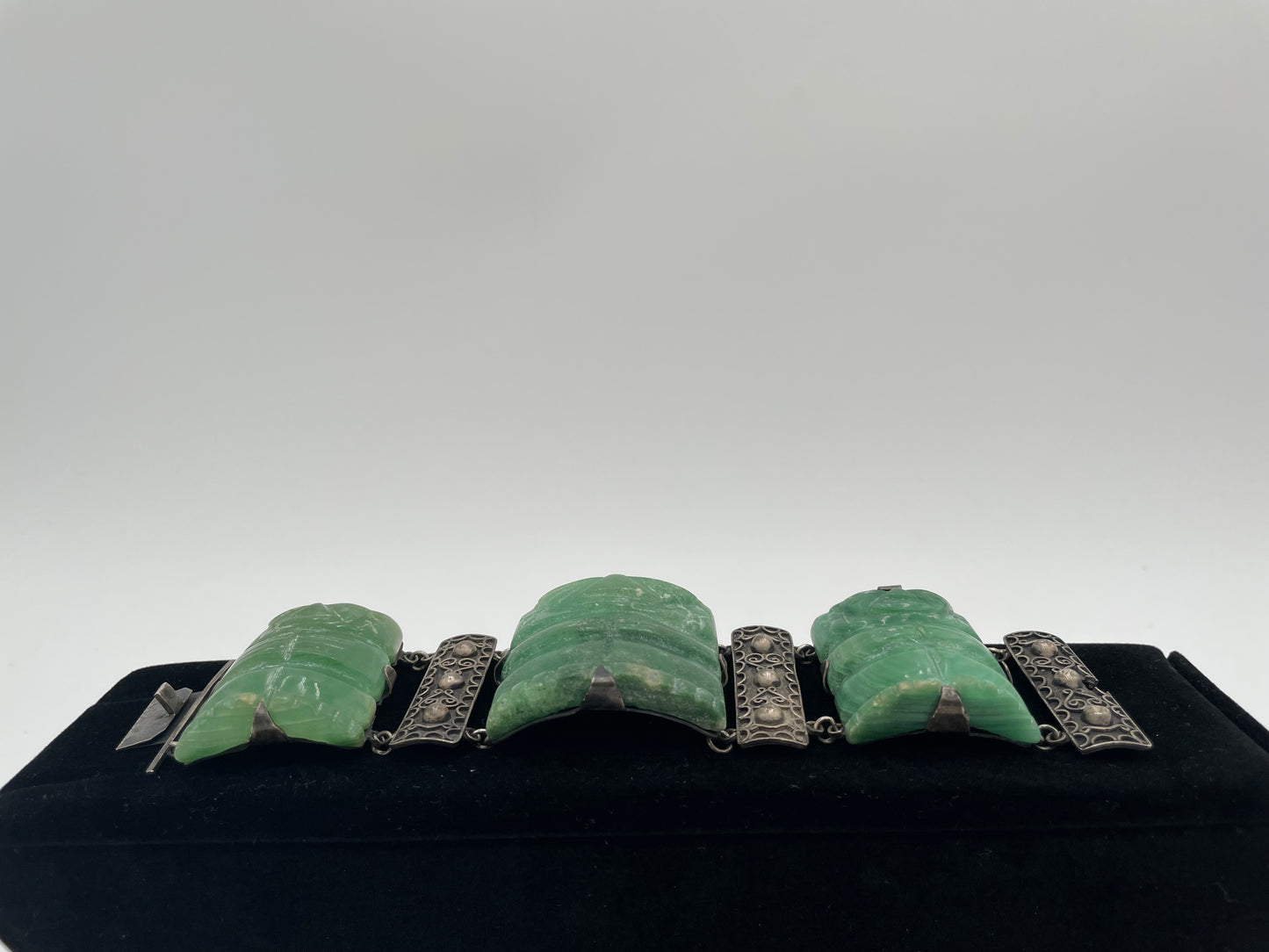 Vintage Mexico Aztec
Mayan Green Onyx Figural Statue Sterling Silver Chunky Panel
Bracelet - Vintosh Vintage