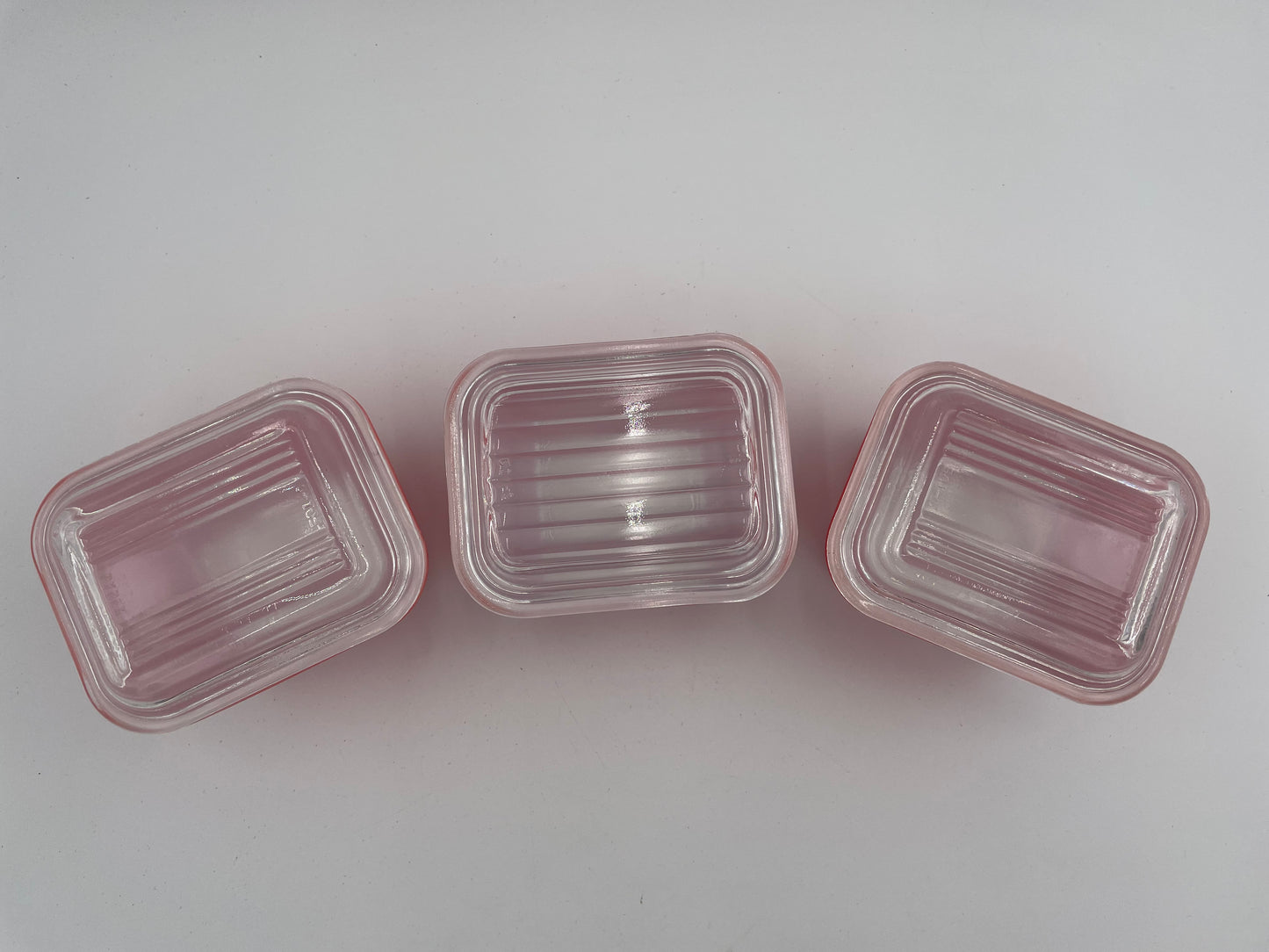 Vintage Pyrex Refrigerator Dish Small Red Rectangular 501-B with Lids Set/3 - Vintosh Vintage