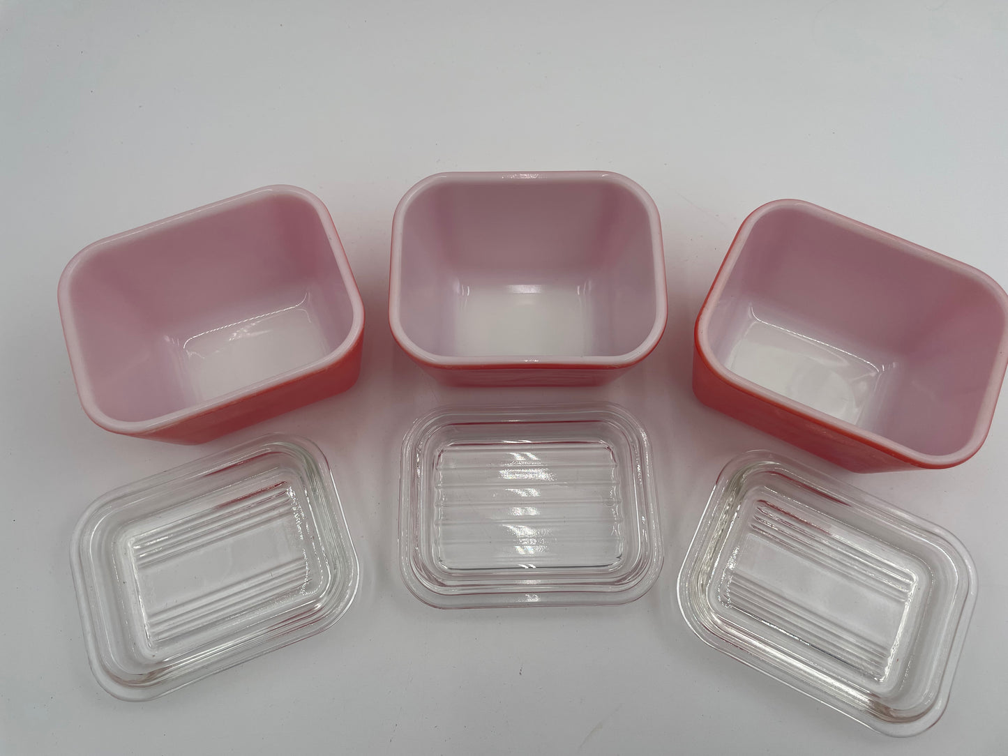 Vintage Pyrex Refrigerator Dish Small Red Rectangular 501-B with Lids Set/3 - Vintosh Vintage