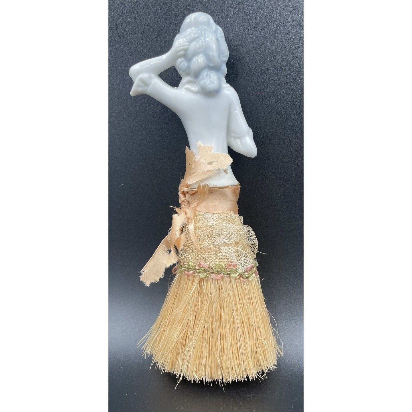 1920s Colonial Lady Porcelain Vanity Boudoir Brush Germany (C6) - Vintosh Vintage