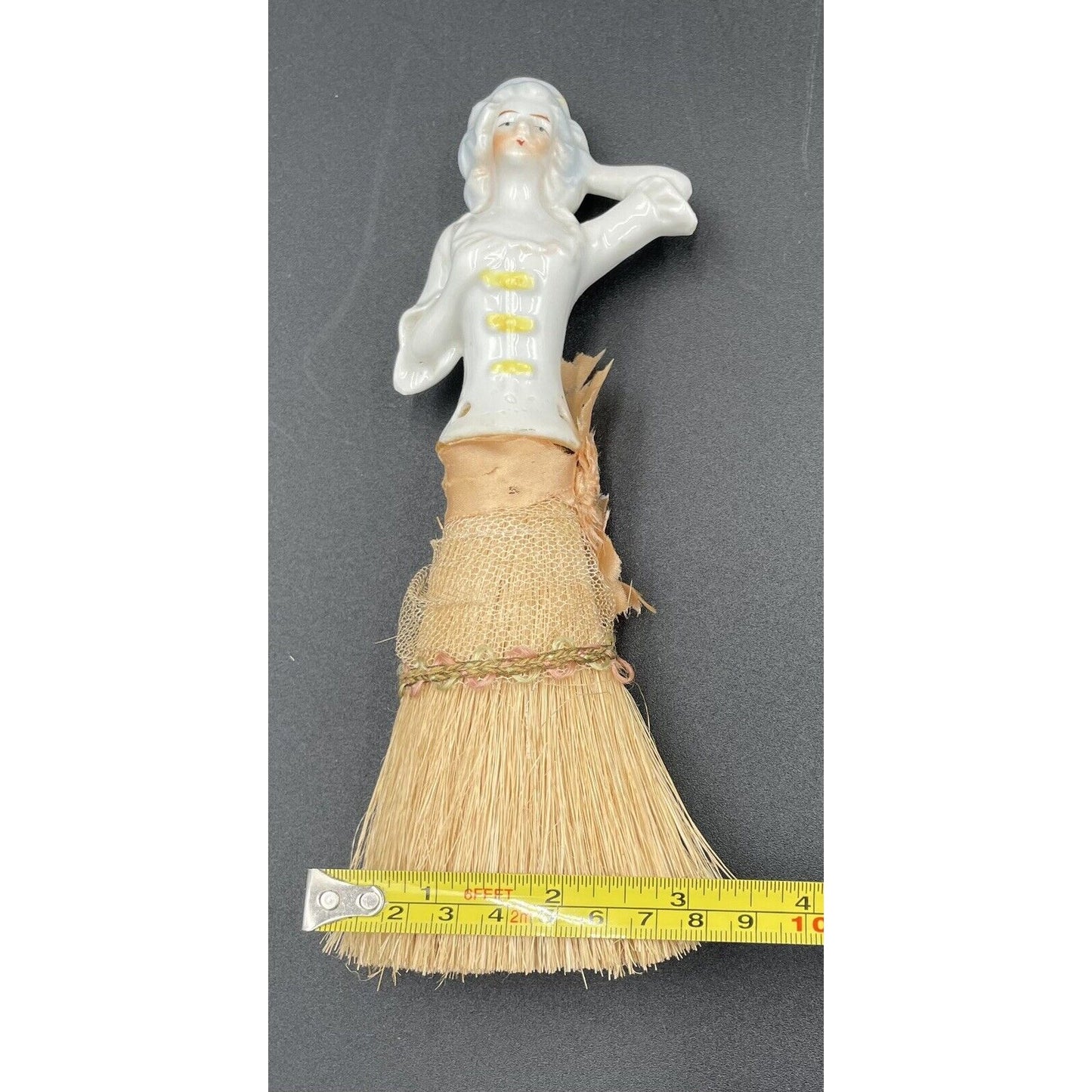 1920s Colonial Lady Porcelain Vanity Boudoir Brush Germany (C6) - Vintosh Vintage