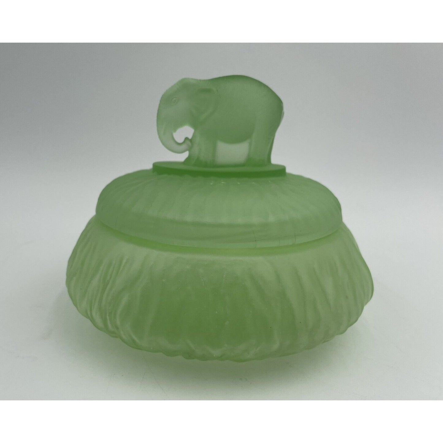 Vintage LE SMITH Green Satin Elephant Powder Jar UV Reactive (B6) - Vintosh Vintage