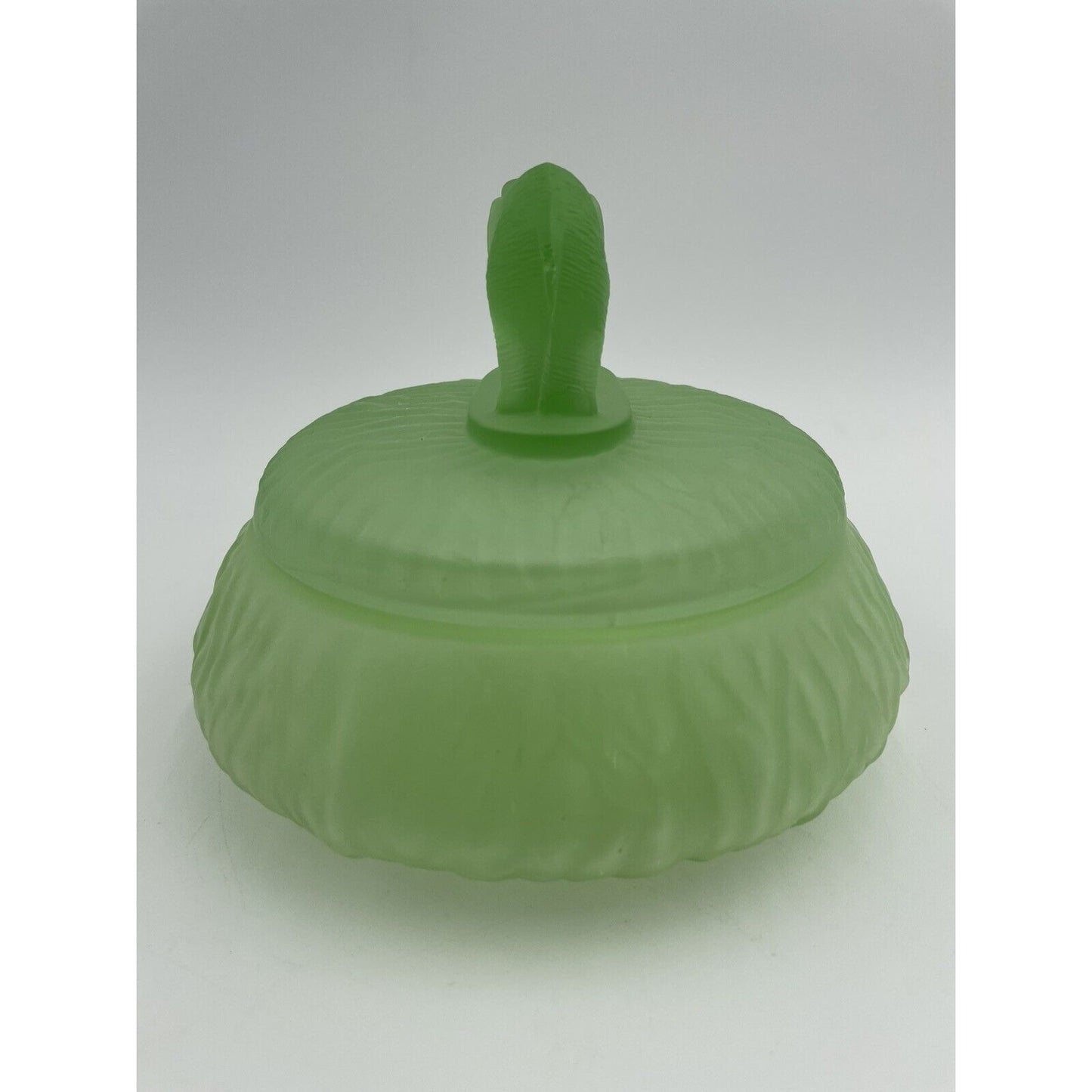 Vintage LE SMITH Green Satin Elephant Powder Jar UV Reactive (B6) - Vintosh Vintage