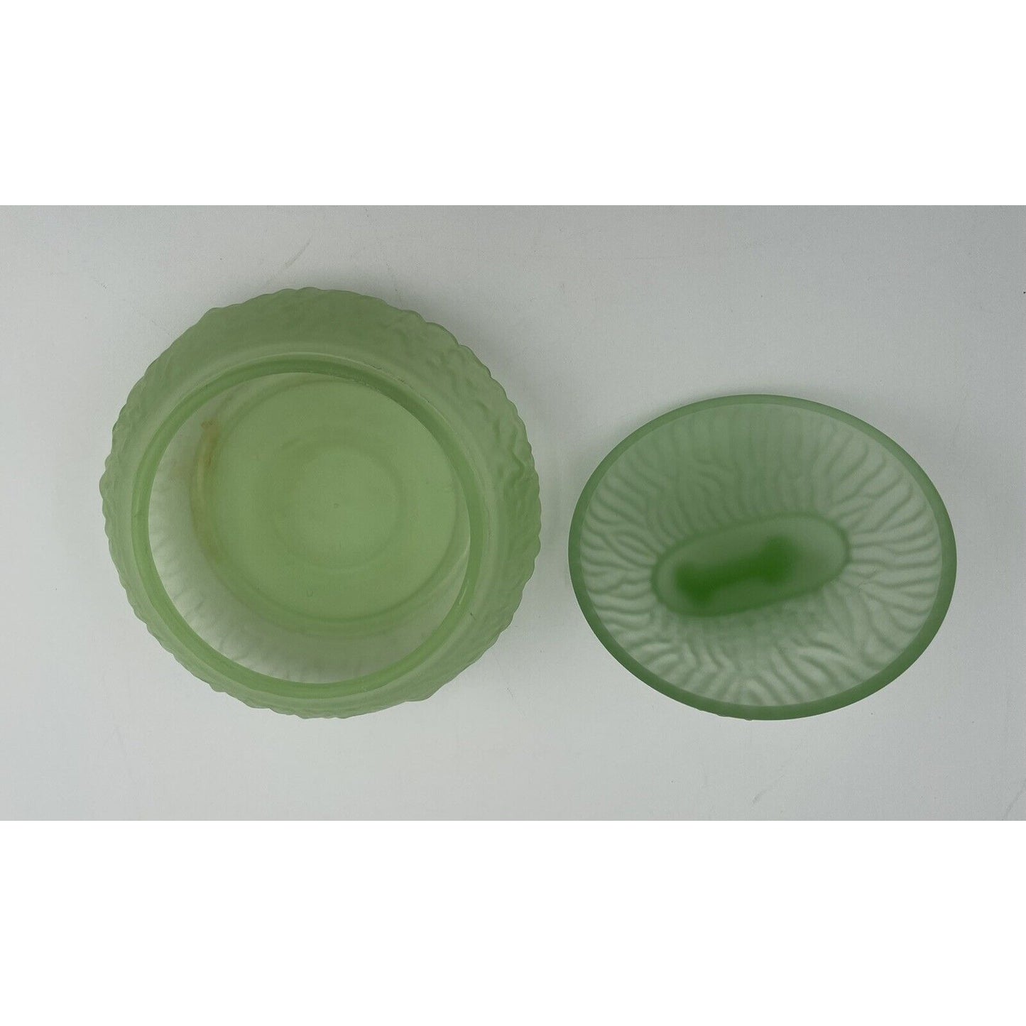 Vintage LE SMITH Green Satin Elephant Powder Jar UV Reactive (B6) - Vintosh Vintage