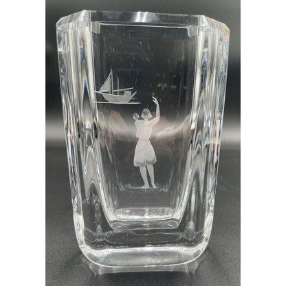 1950s Skruf Farewell Engraved Swedish Vase - Mother w/ Child Wave To A Ship (B1) - Vintosh Vintage