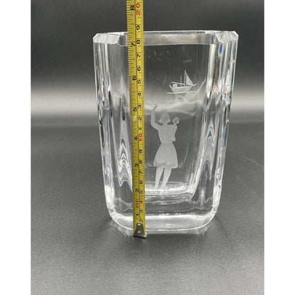 1950s Skruf Farewell Engraved Swedish Vase - Mother w/ Child Wave To A Ship (B1) - Vintosh Vintage