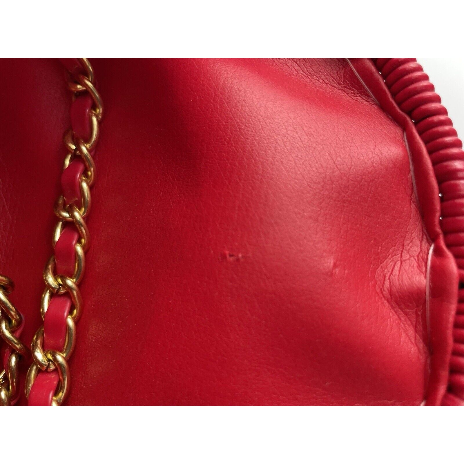 Plastic Hot Pink Wicker Crossbody & Clutch Handbag with Gold Tone Chain Strap - Vintosh Vintage
