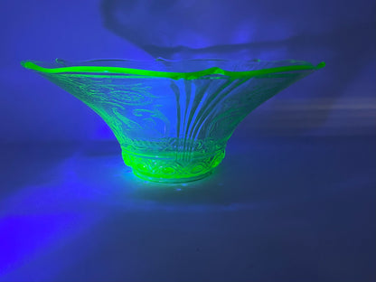 Rare 1937 Lancaster
Elegant Depression
Glass Sphinx Centerpiece Bowl Uranium - Vintosh Vintage