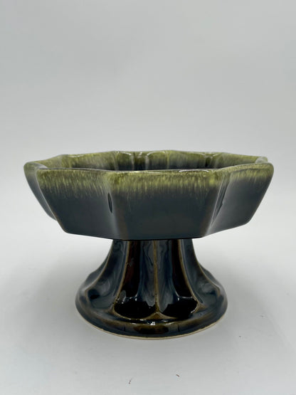 Vintage HULL F83 Art Pottery Small Deep Green Compote
Pedestal Bowl USA - Vintosh Vintage