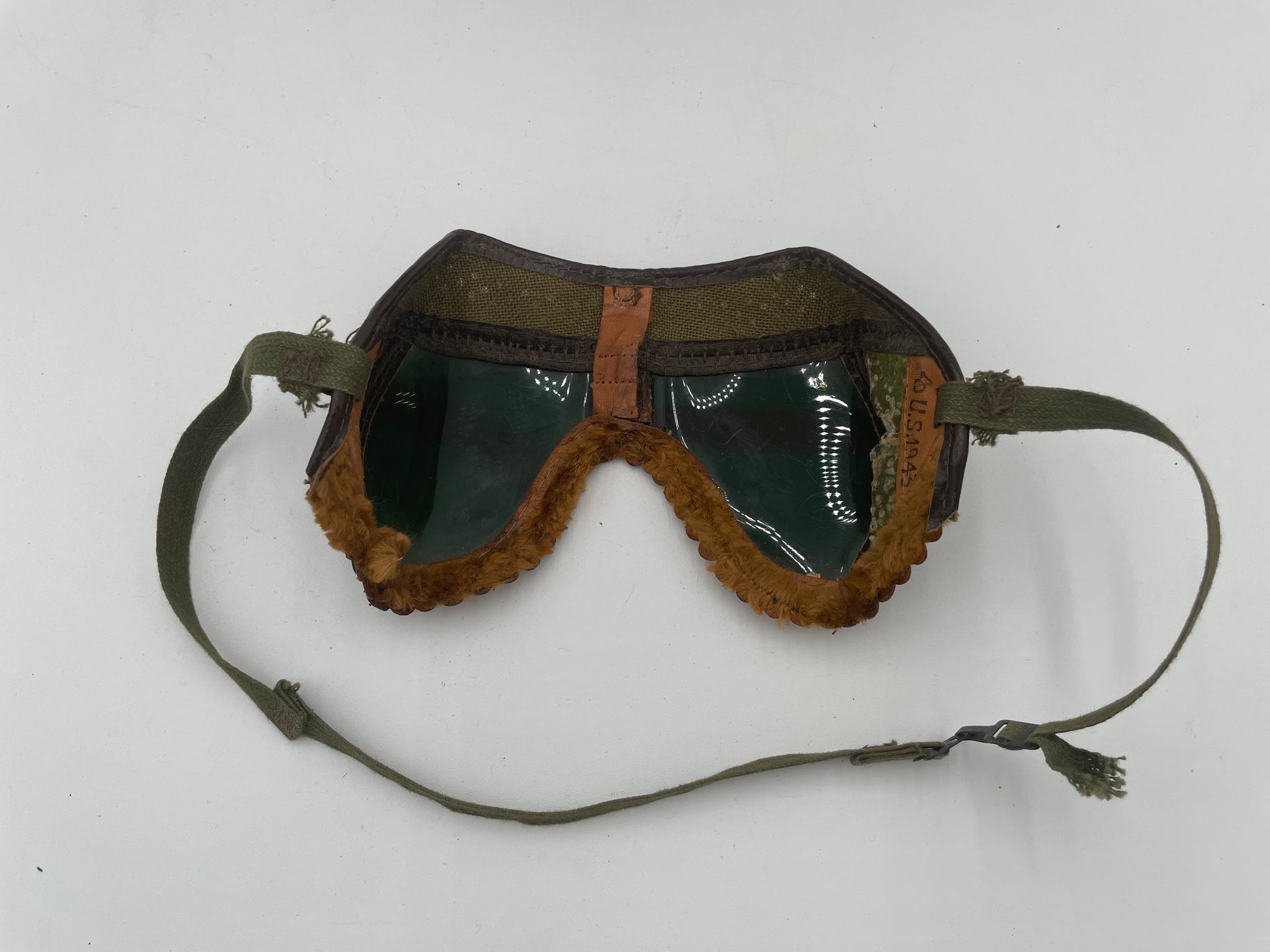 WWII USAAF AN-H-15
Summer Flight Helmet & 1943 Leather Flying
Goggles - Vintosh Vintage