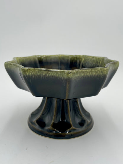 Vintage HULL F83 Art Pottery Small Deep Green Compote
Pedestal Bowl USA - Vintosh Vintage