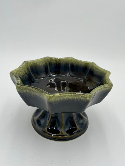 Vintage HULL F83 Art Pottery Small Deep Green Compote
Pedestal Bowl USA - Vintosh Vintage