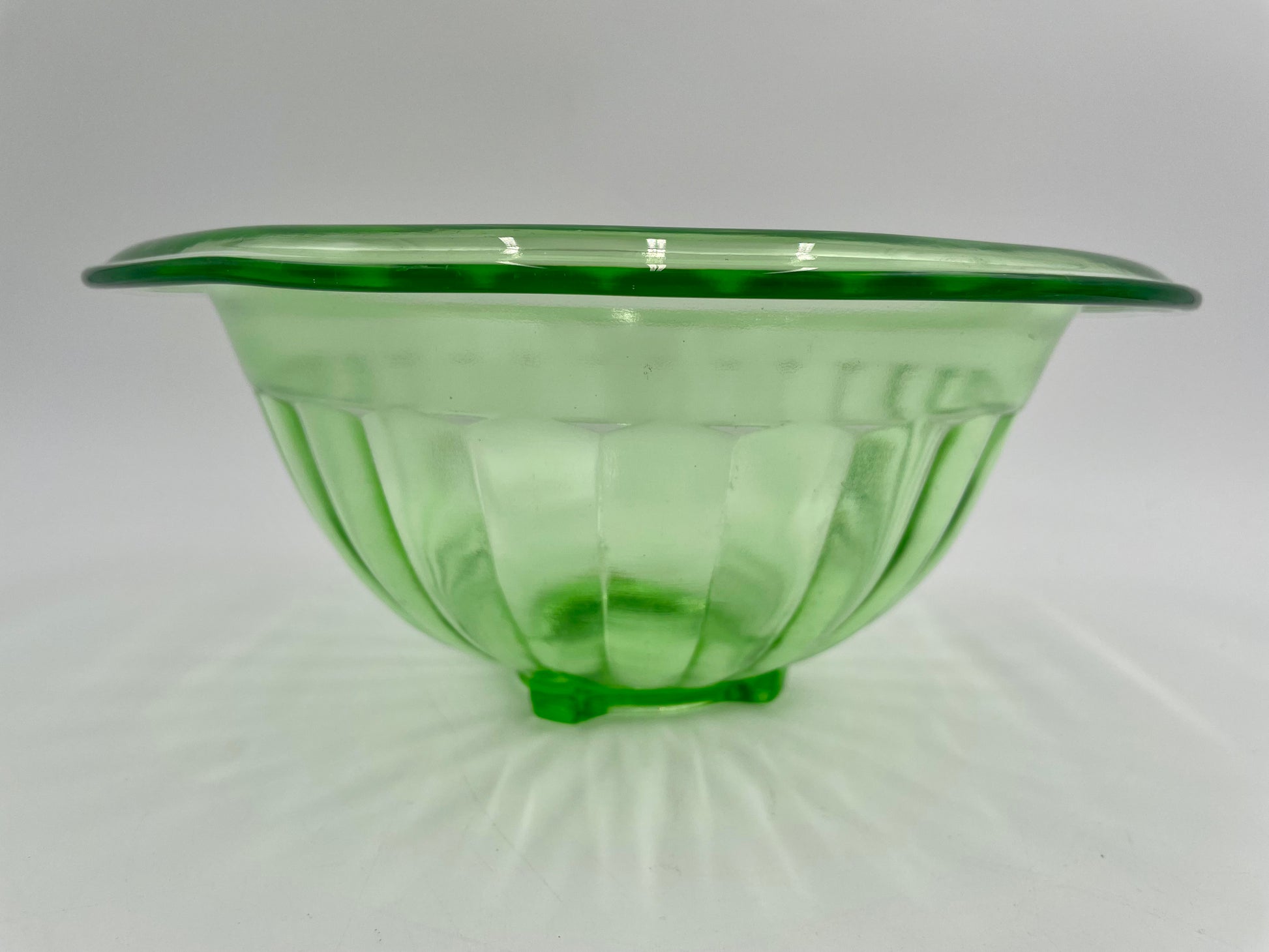 1930s Hazel Atlas Ribbed Uranium Glass 8.5" Footed Mixing Bowl W/Edge (D1) - Vintosh Vintage