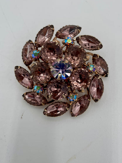 VTG Gold Tone AB
Amethyst Purple
Rhinestone Brooch Pin Unsigned - Vintosh Vintage