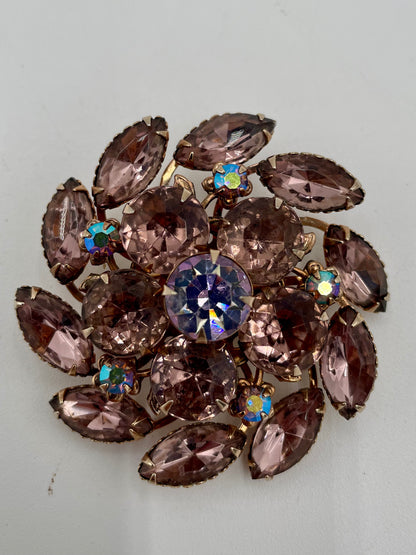 VTG Gold Tone AB
Amethyst Purple
Rhinestone Brooch Pin Unsigned - Vintosh Vintage