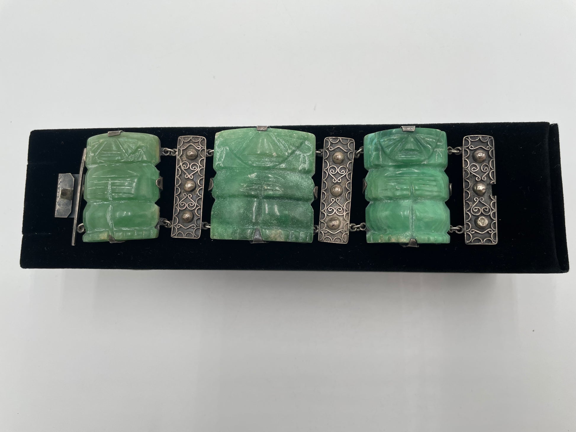 Vintage Mexico Aztec
Mayan Green Onyx Figural Statue Sterling Silver Chunky Panel
Bracelet - Vintosh Vintage