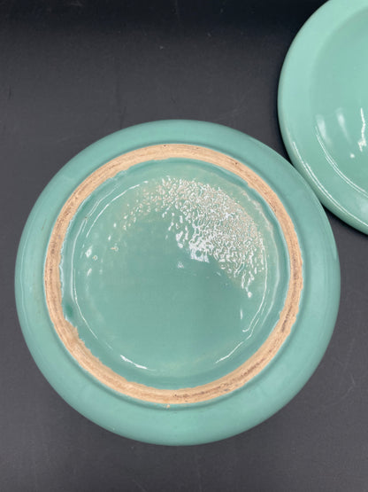 MCM Glossy Mint Green White Drip Glaze Ceramic
Casserole Dish with
Lid 7.5" - Vintosh Vintage