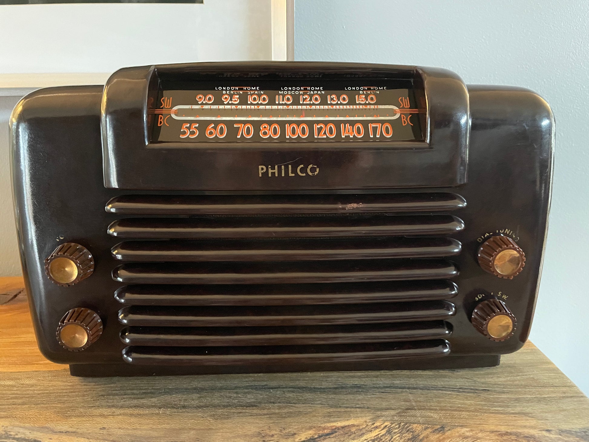 1948 Philco Transitone Tube Radio Art Deco Bakelite Model 48-464 w/ Orange Numerals - Vintosh Vintage