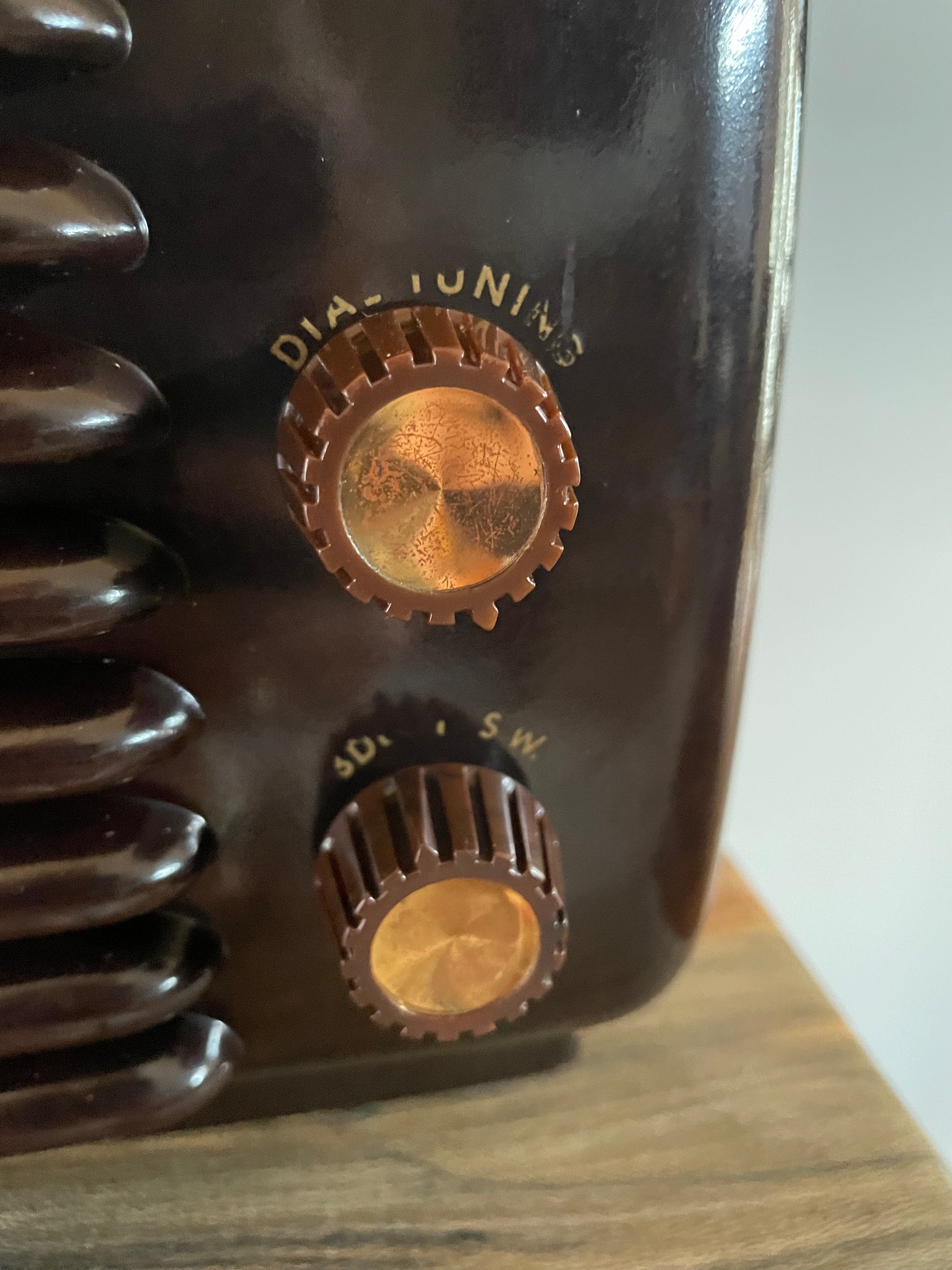 1948 Philco Transitone Tube Radio Art Deco Bakelite Model 48-464 w/ Orange Numerals - Vintosh Vintage