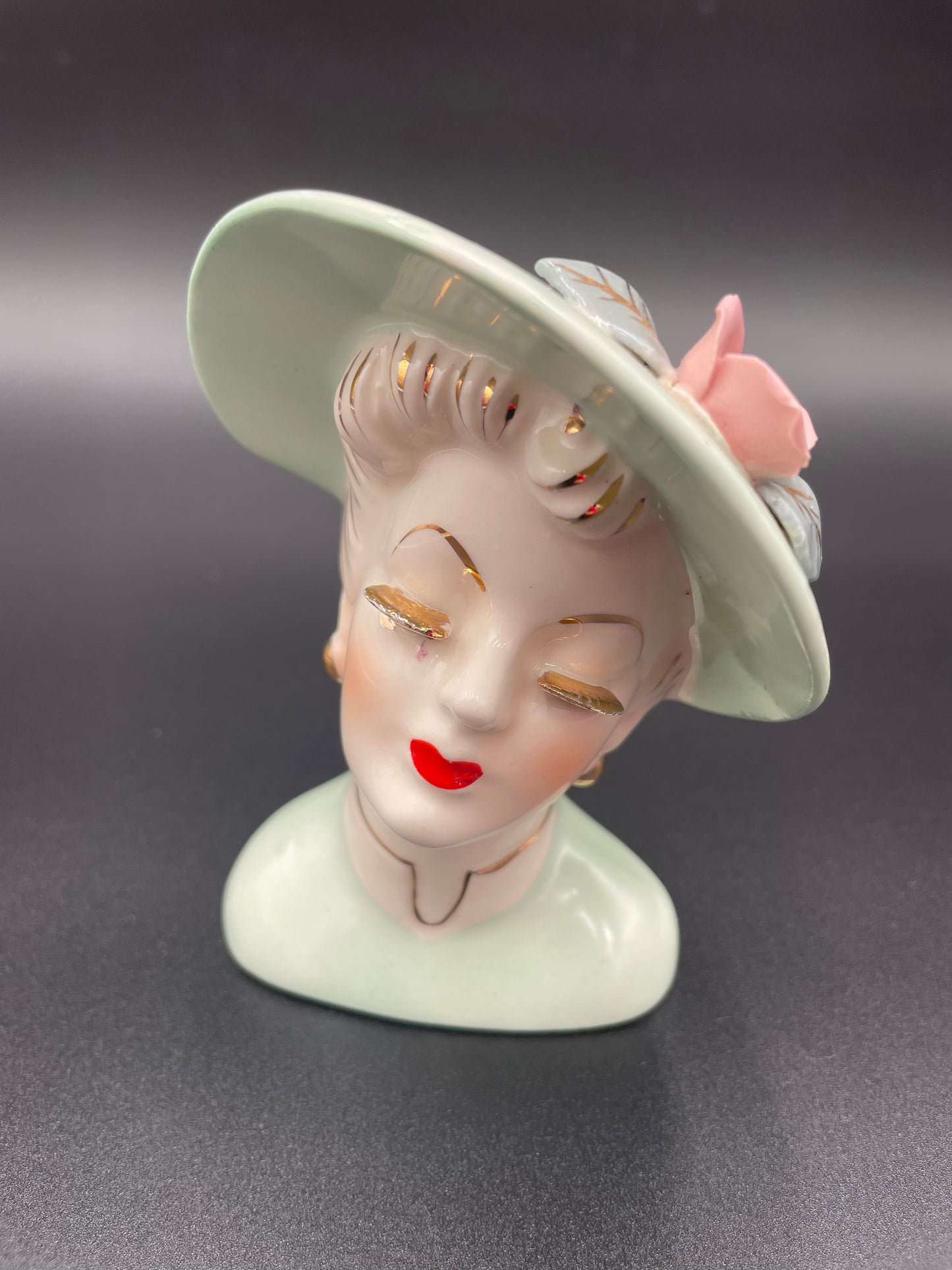 1950s Glamour Girl
Head Vase Green Dress & Hat Gold Lashes
Accent Red Lips 4"