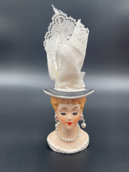 1950s Mini Lady Head Vase Pearl Necklace & Earrings Black Dress
& Hat Red Lips
