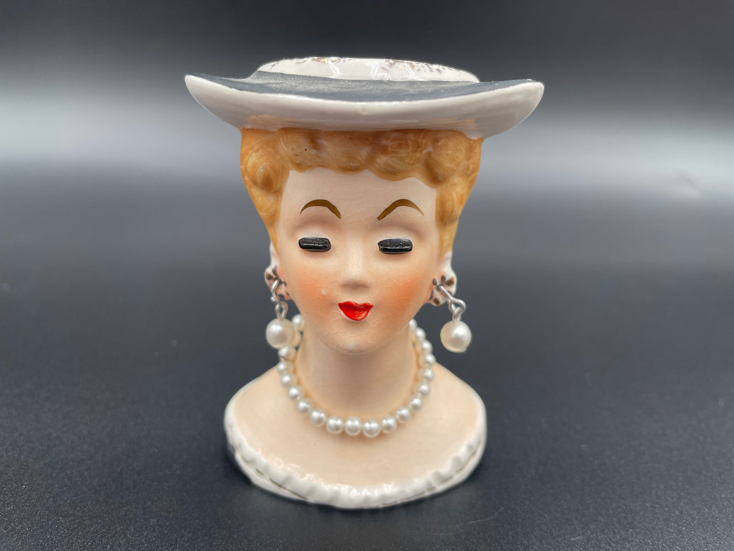 1950s Mini Lady Head Vase Pearl Necklace & Earrings Black Dress
& Hat Red Lips