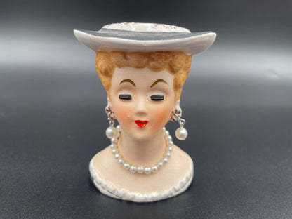1950s Mini Lady Head Vase Pearl Necklace & Earrings Black Dress
& Hat Red Lips