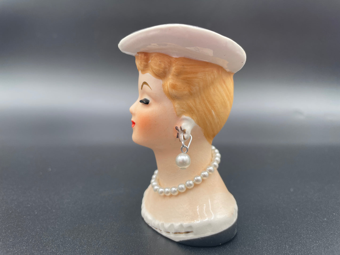 1950s Mini Lady Head Vase Pearl Necklace & Earrings Black Dress
& Hat Red Lips
