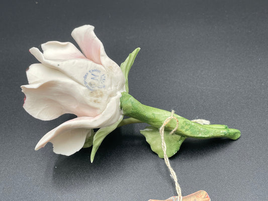 Fine Italian Handcrafted
Porcelain Capodimonte Blush Pink Rose on Stem