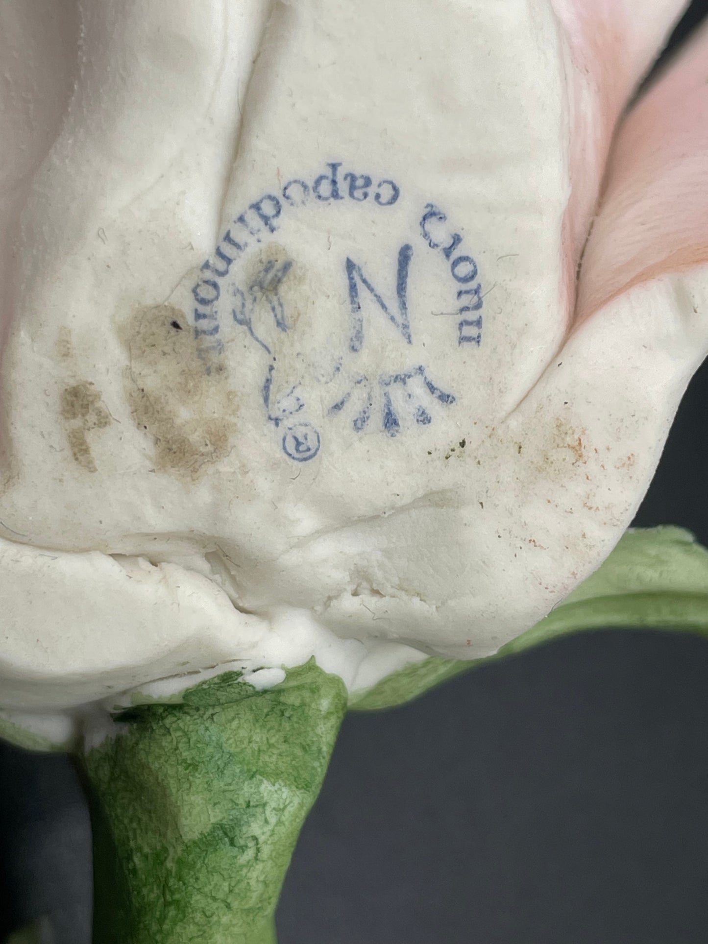 Fine Italian Handcrafted
Porcelain Capodimonte Blush Pink Rose on Stem