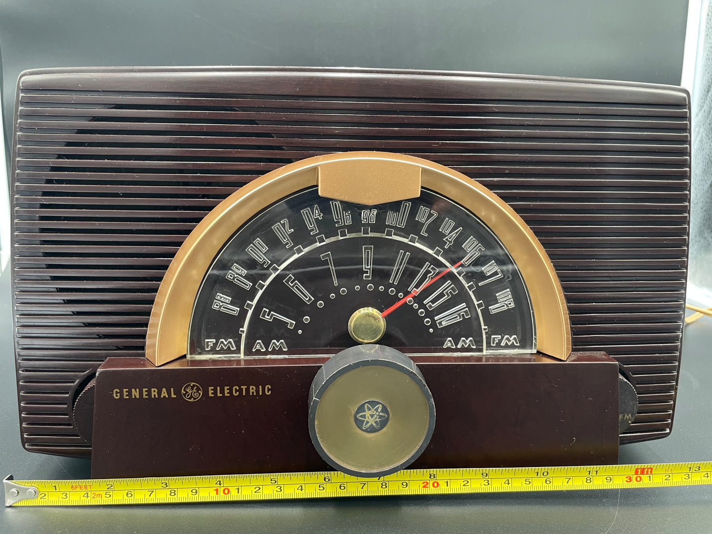 1950s General Electric
408 AM/FM Bakelite Case “Atomic Era" Tube
Radio-WORKS