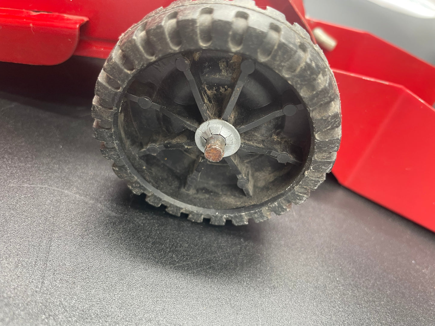 Vintage Tonka Red Pressed Steel Sand
Loader Toy Made in
USA