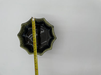 Vintage HULL F83 Art Pottery Small Deep Green Compote
Pedestal Bowl USA - Vintosh Vintage